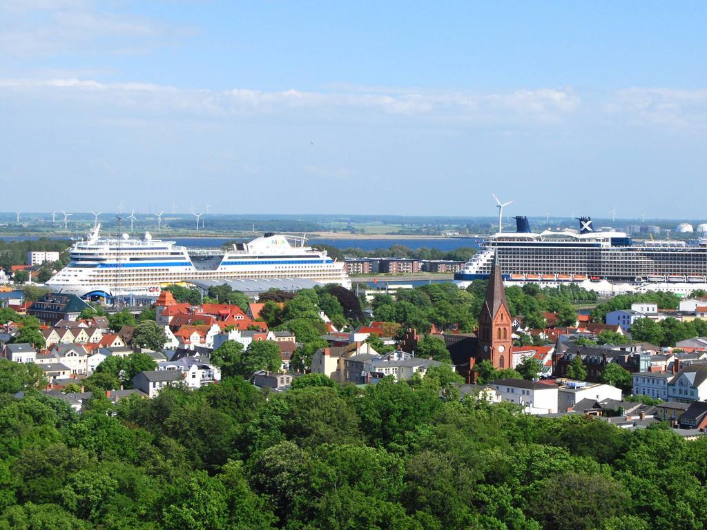 Ferienwohnung Warnemünde am Kurpark Rostock Exterior foto